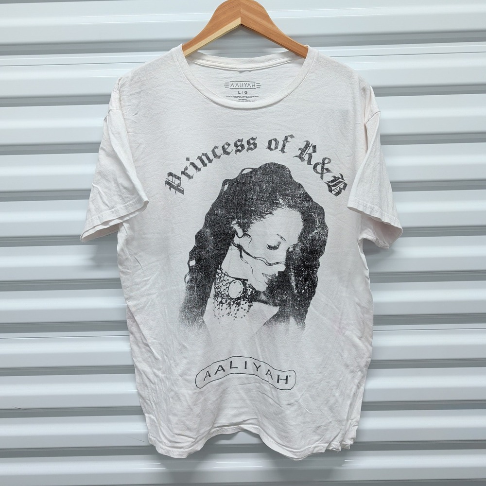 Aaliyah Princess of R&B Graphic T-Shirt Size Large White Short Sleeve Music Tee